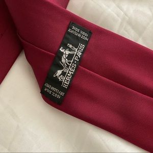 ✨Hermès Red Wine Colored Silk Tie✨